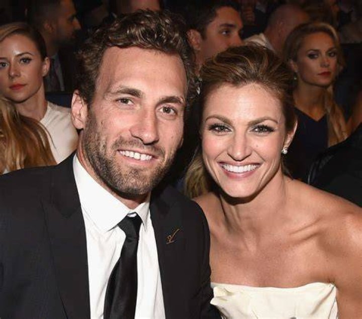 Erin Andrews’ Husband Jarret Stoll Is a Former NHL Player Facts about