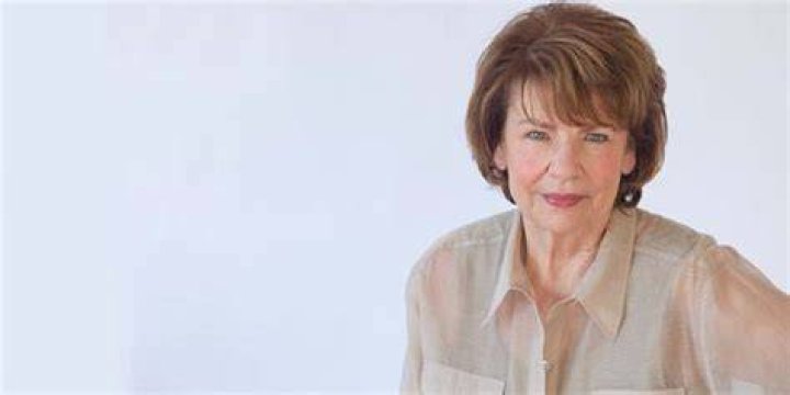 Louanne Stephens Height, Weight, Net Worth, Age, Birthday, Wikipedia