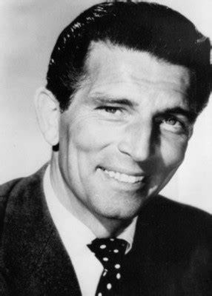 Michael Rennie Age, Net Worth, Height, Affair, Career, and More