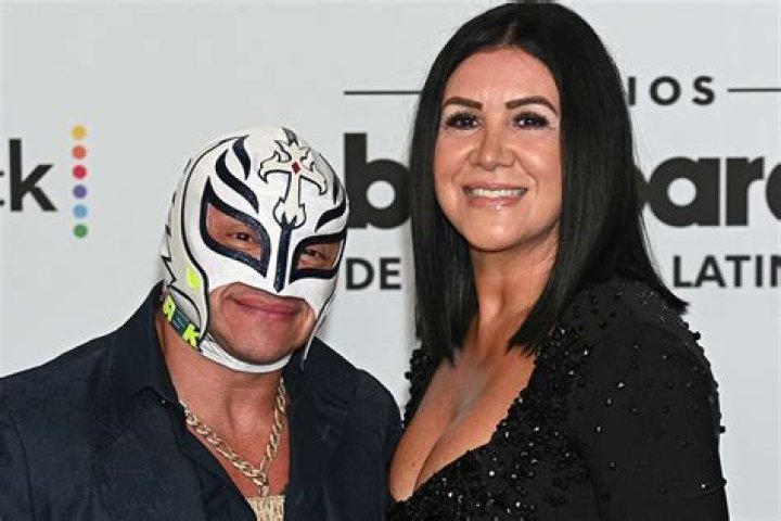 Who is Rey Mysterio wife and is she related to WWE? FirstSportz